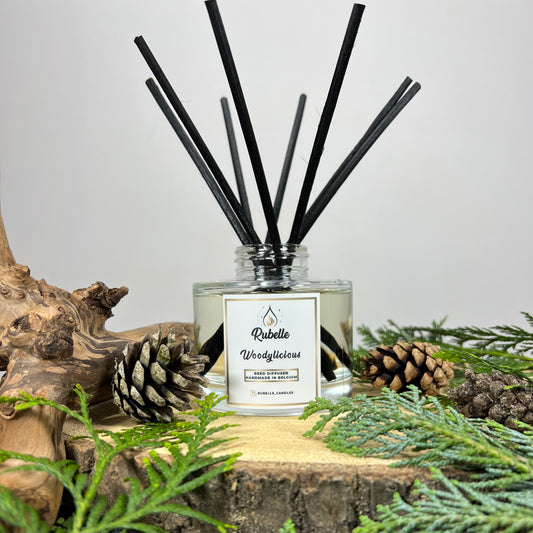 Rubelle Geurstokjes: Woodylicious, frisse bos en dennenboom aroma.