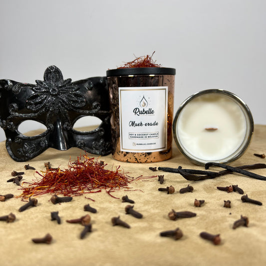 Rubelle Geurkaars: Musk-erade, kruidig en musk aroma met katoenen of houten lont.