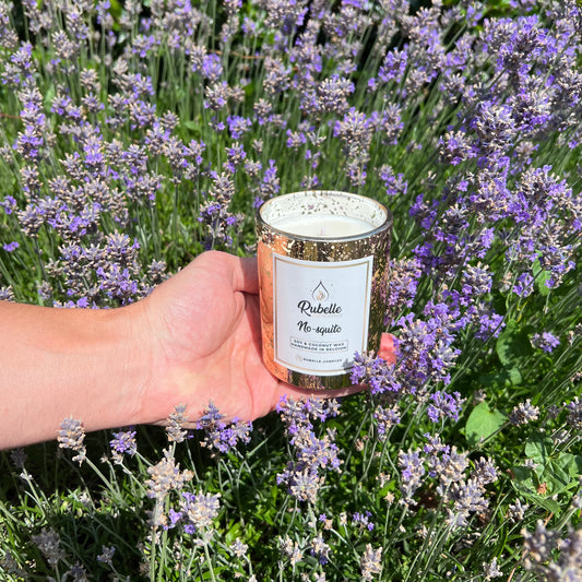 Rubelle Geurkaars: anti-insect lavendel en patchouli aroma met katoenen lont. Houd muggen weg voor binnen- en buitenhuis gebruik.